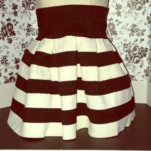 Soprano Black and white mini skirt Size S